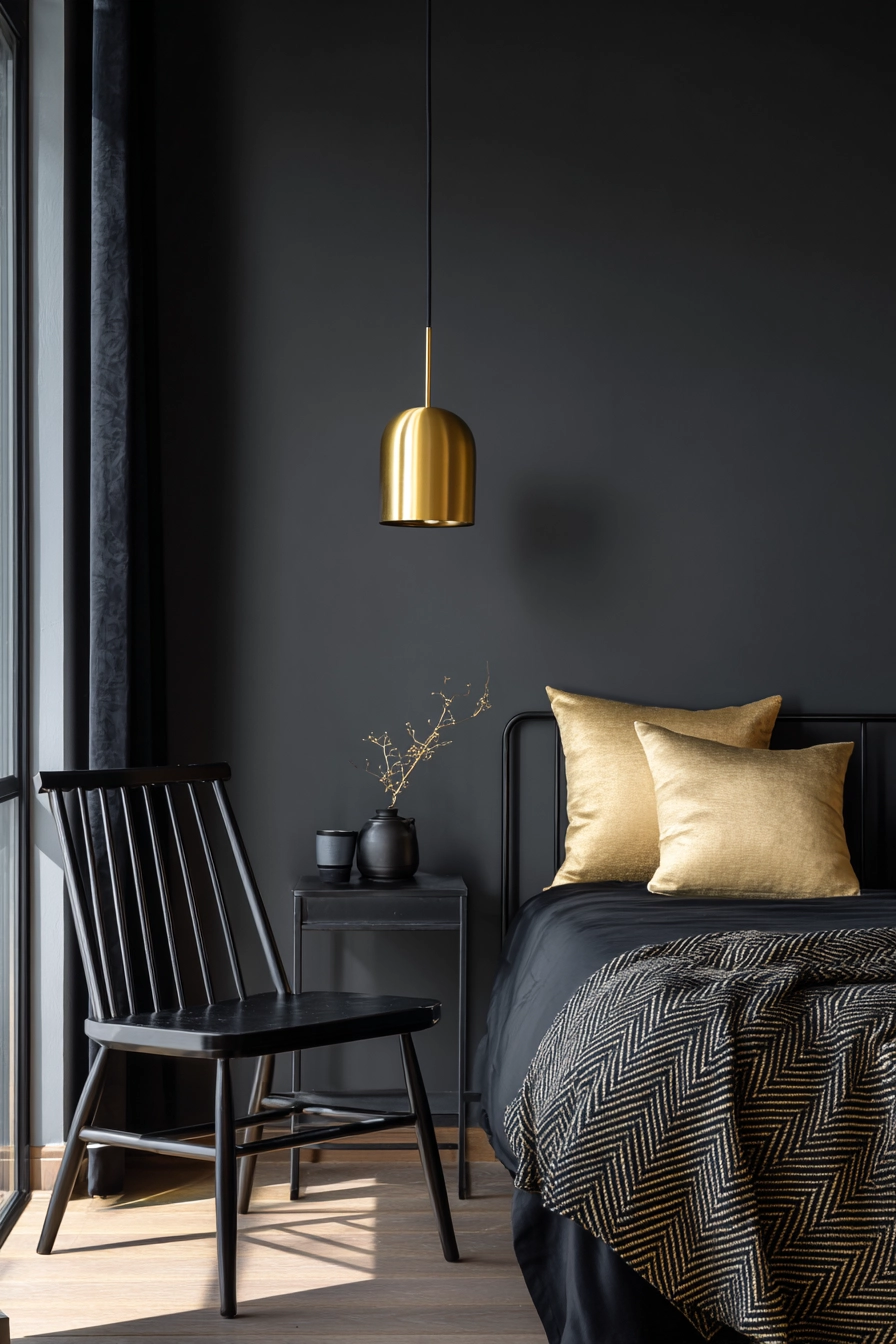 Black and gold bedroom ideas 32