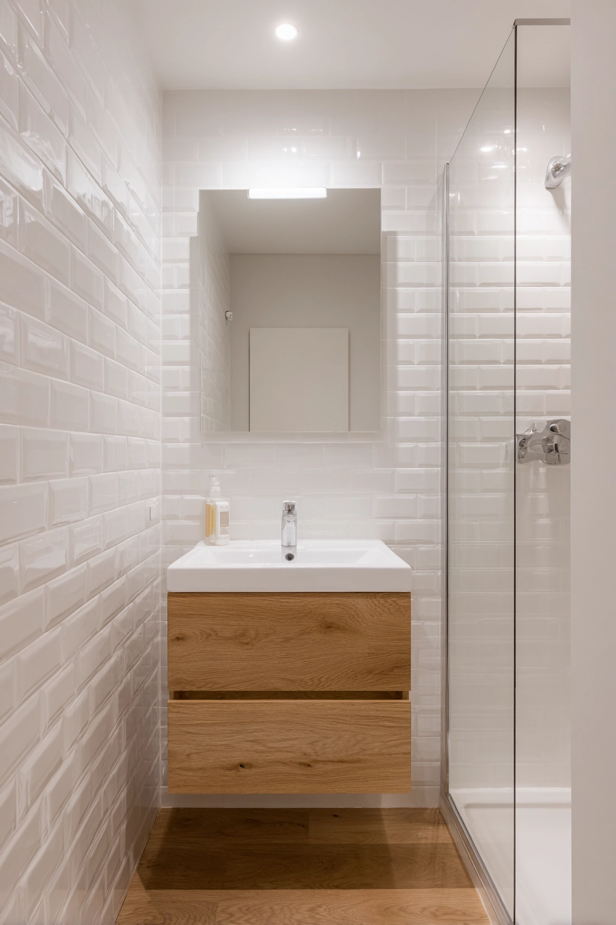 Narrow bathroom ideas 4